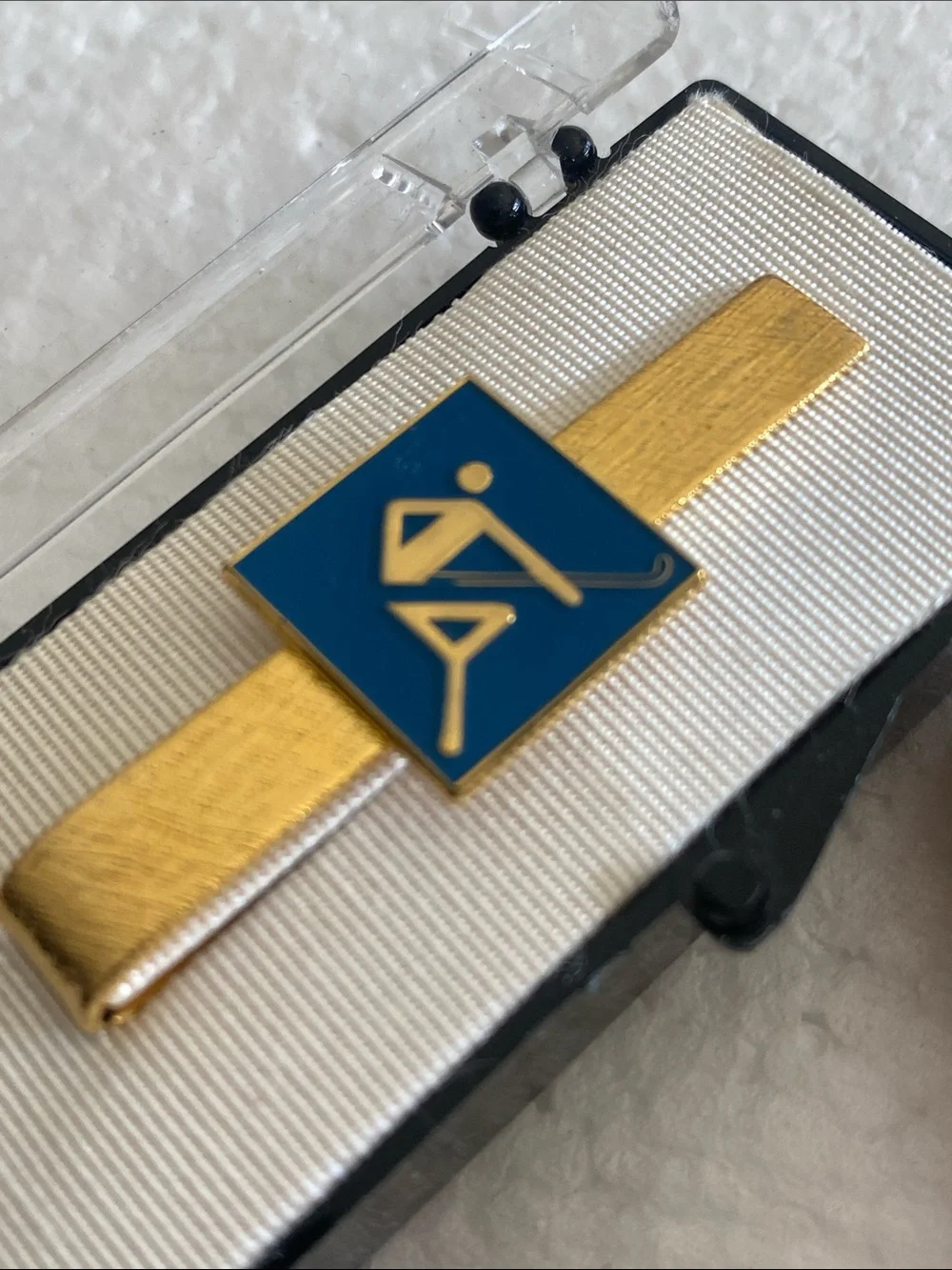 Vtg Hook-Fast Golf Tie Clip & Golfwith Blue Enamel Accent